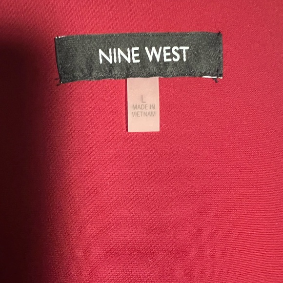 Set of jacket and pant, size Large in a burgundy color. Nine West brand. - Picture 4 of 6